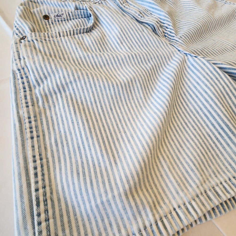 VTG 80s Chic High Rise Pinstriped Cotton Denim Shorts | 24" Waist - Picture 2 of 9